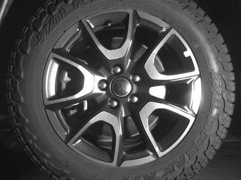 Used 2025 Jeep Compass Trailhawk w/ Trailer Tow Group AWD/4WD image 12