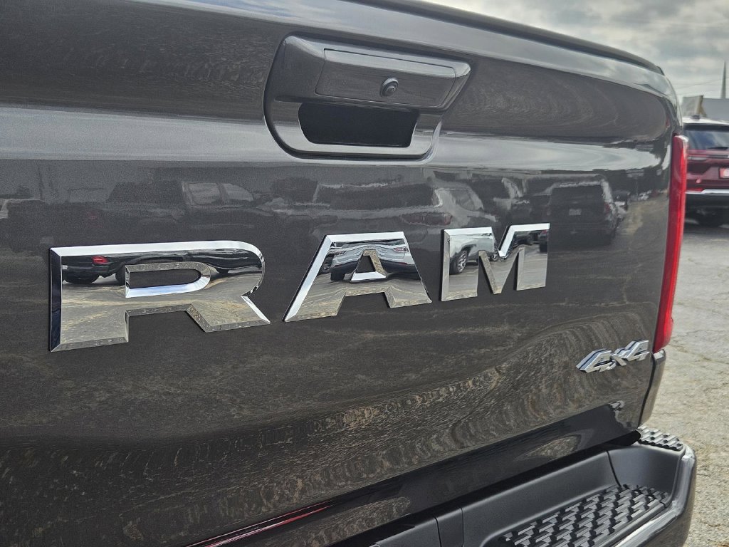 Used 2026 RAM 1500 4x4 Crew Cab image 40