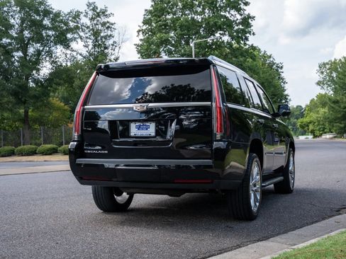 Used 2019 Cadillac Escalade Premium Luxury AWD/4WD image 6