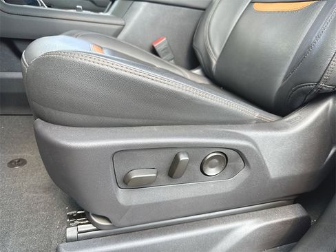 Used 2024 GMC Sierra 2500 AT4 w/ AT4 Preferred Package image 12