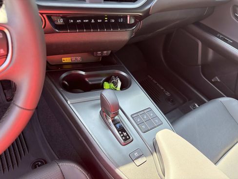 Used 2025 Lexus UX 300h FWD w/ Accessory Package (Z1) image 29