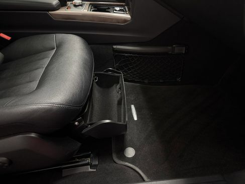 Used 2011 Mercedes-Benz E 350 4MATIC Sedan image 24