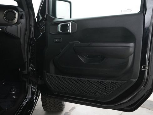 Used 2019 Jeep Wrangler Unlimited Sport S image 9