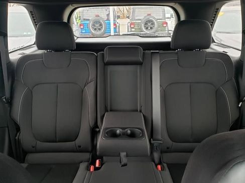 Used 2024 Jeep Grand Cherokee Laredo X w/ Luxury Tech Group I image 32