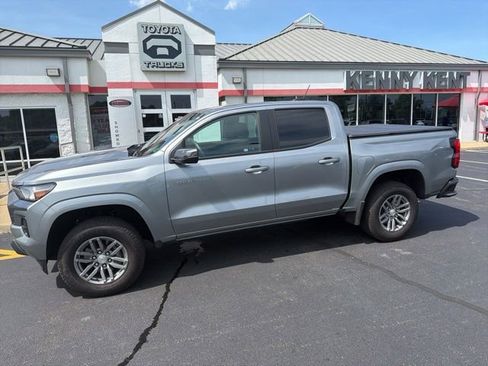 Used 2024 Chevrolet Colorado LT w/ LT Convenience Package II RWD image 2