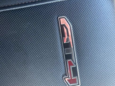 Used 2024 GMC Sierra 2500 AT4 w/ Technology Package AWD/4WD image 9