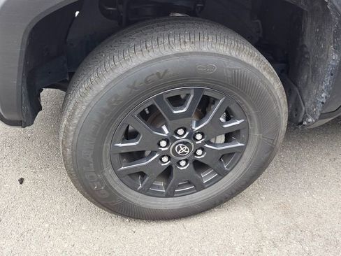 Used 2025 Toyota 4Runner SR5 AWD/4WD image 10