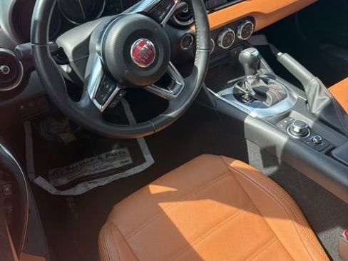 Used 2017 FIAT 124 Spider Lusso image 9