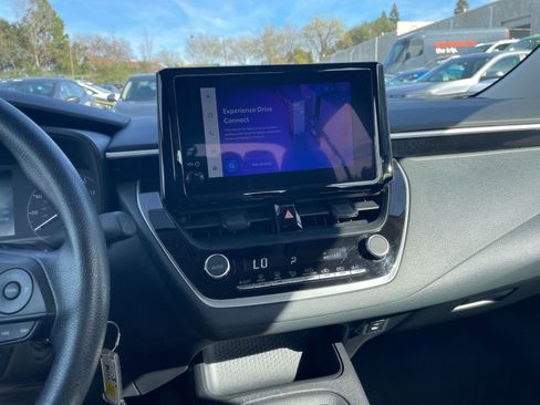 Used 2025 Toyota Corolla LE image 17