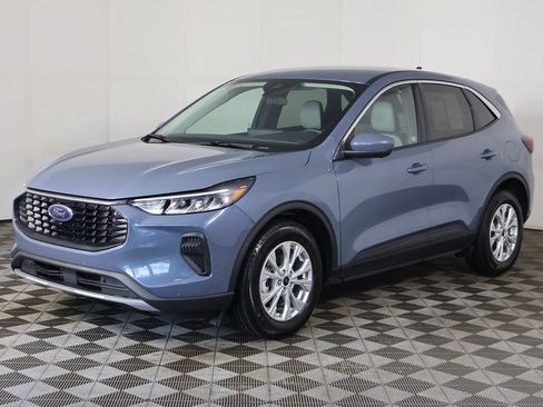 Used 2023 Ford Escape Active w/ Tech Pack #2 FWD image 9