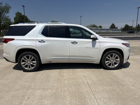 Used 2021 Chevrolet Traverse High Country AWD/4WD image 3