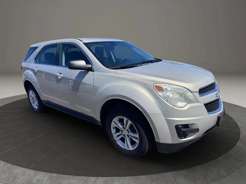 Used 2011 Chevrolet Equinox LS w/ Bluetooth Package FWD image 2