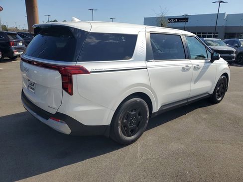 New 2026 Kia Carnival LX image 4