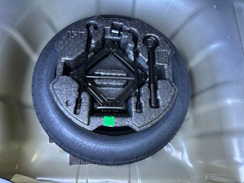 Used 2024 Hyundai Elantra SEL FWD image 33