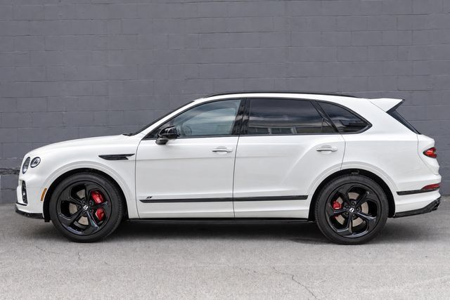 Used 2023 Bentley Bentayga AWD/4WD image 4