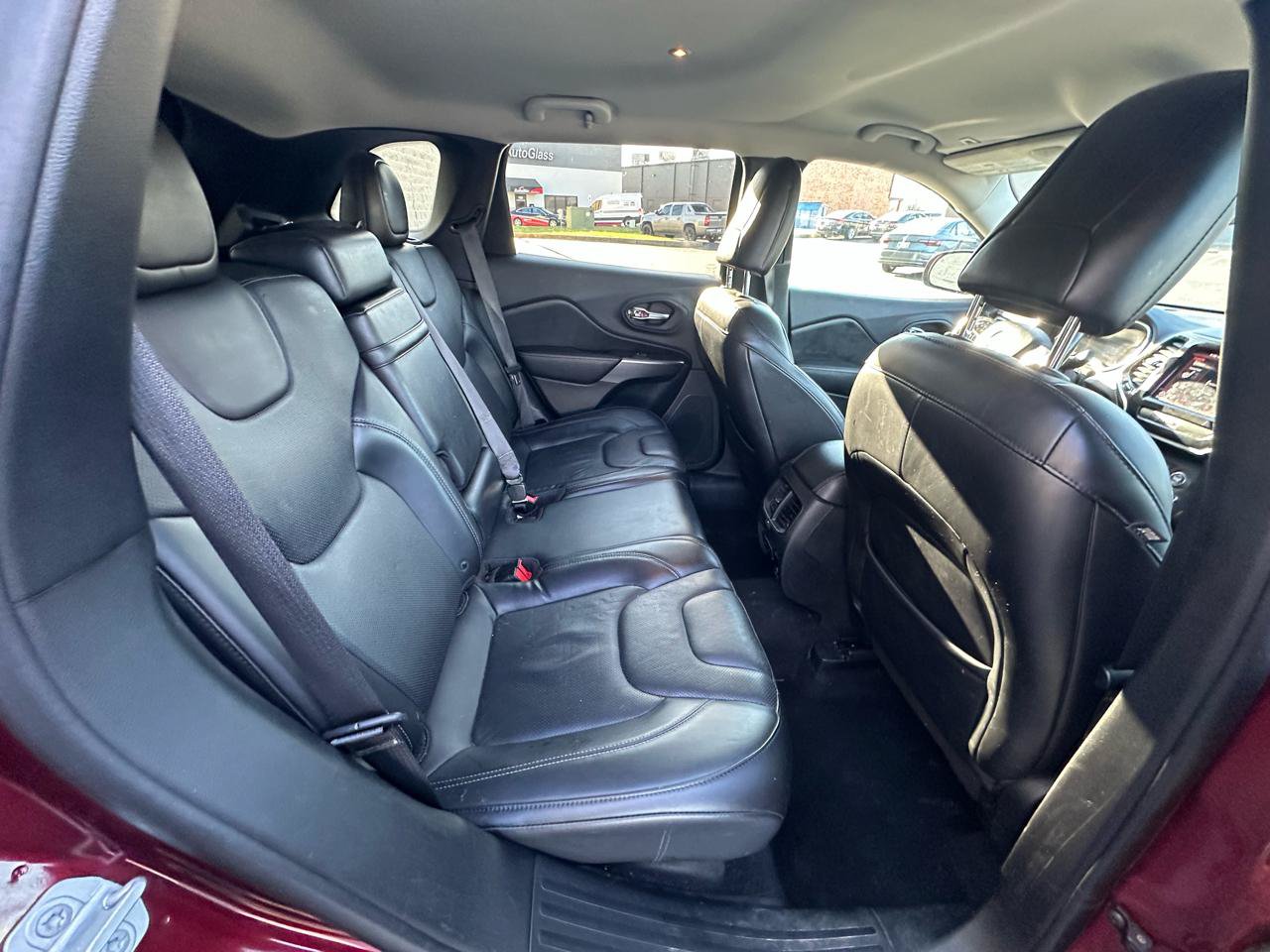 Used 2019 Jeep Cherokee Limited AWD/4WD image 12