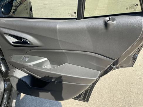 Used 2025 Chevrolet Trax ACTIV FWD image 14