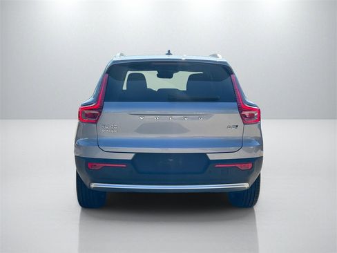 Used 2025 Volvo XC40 B5 Core w/ Protection Package Premier image 6