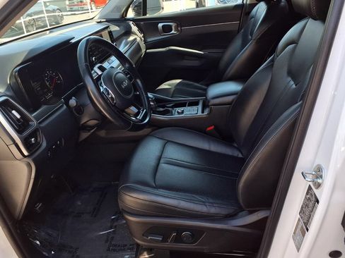 Used 2022 Kia Sorento S w/ Panoramic Sunroof Package FWD image 17