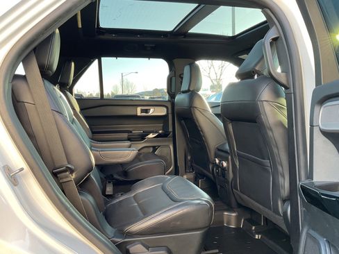 Used 2022 Ford Explorer ST w/ ST Street Pack image 16