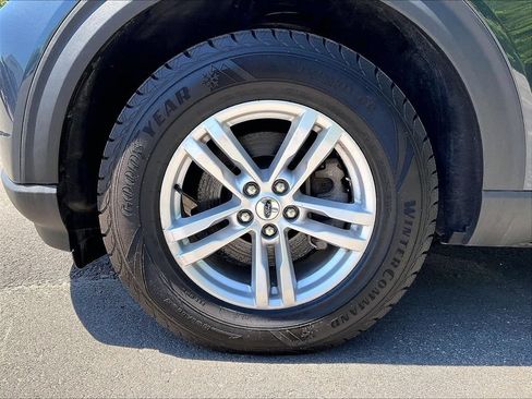 Used 2022 Ford Explorer XLT AWD/4WD image 23