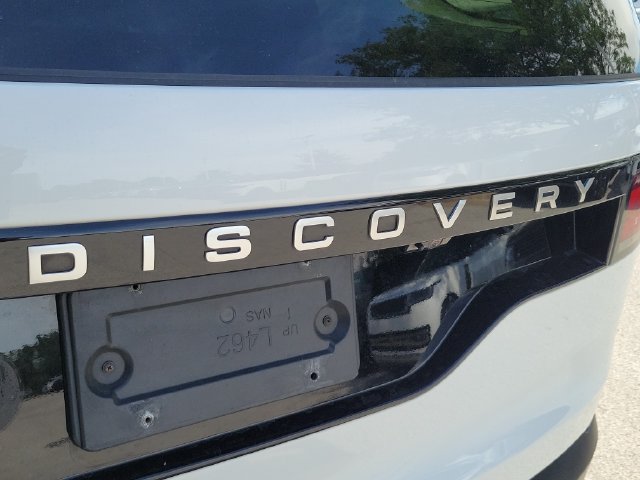 Used 2024 Land Rover Discovery S AWD/4WD image 9