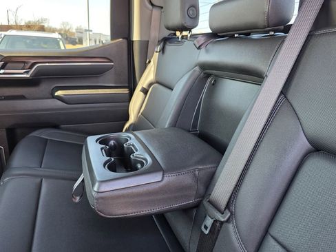 Used 2025 GMC Sierra 1500 SLT RWD image 28
