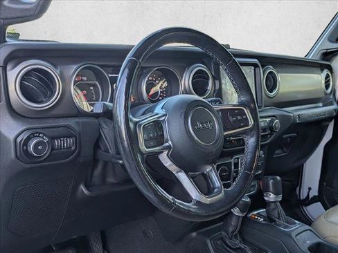 Used 2019 Jeep Wrangler Unlimited Rubicon AWD/4WD image 3