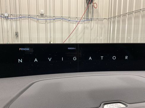 Used 2025 Lincoln Navigator Reserve w/ Jet Appearance Package image 19