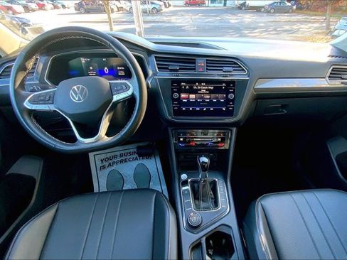 Used 2022 Volkswagen Tiguan SE image 15