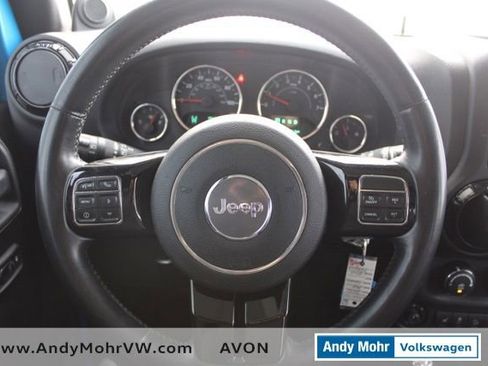 Used 2014 Jeep Wrangler Unlimited Sahara image 29