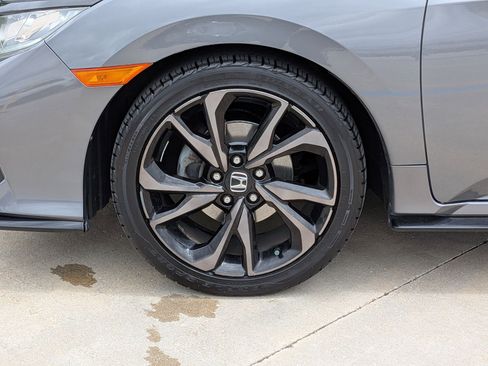 Used 2018 Honda Civic Sport image 10