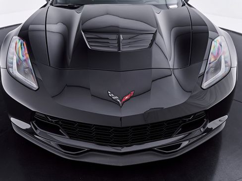 Used 2016 Chevrolet Corvette Z06 w/ 3LZ Preferred Equipment Group RWD image 18