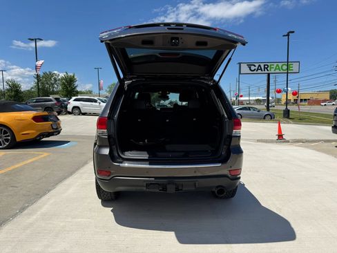 Used 2018 Jeep Grand Cherokee Limited w/ Trailer Tow Group IV AWD/4WD image 11