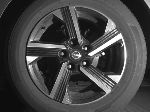 Used 2025 Nissan Sentra SV FWD image 14