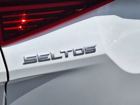 Used 2023 Kia Seltos EX AWD/4WD image 28