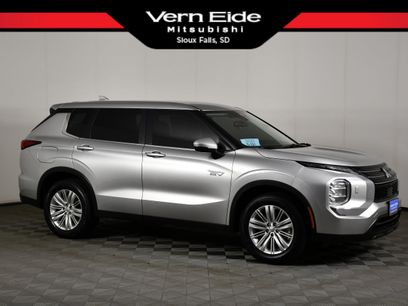 Used 2025 Mitsubishi Outlander ES