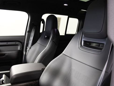 Used 2026 Land Rover Defender 110 OCTA AWD/4WD image 17