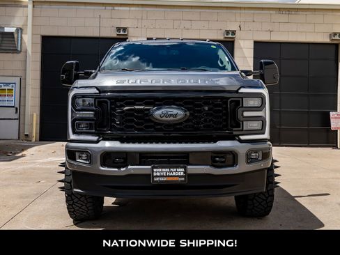Used 2025 Ford F350 Platinum w/ Platinum Plus Package image 4