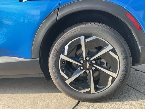 New 2026 Chevrolet Equinox EV LT image 24