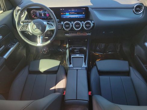 Certified 2025 Mercedes-Benz GLA 250 image 11