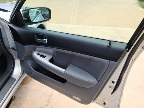 Used 2005 Honda Accord Hybrid Sedan image 16
