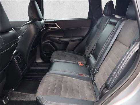 Used 2023 Mitsubishi Outlander SE AWD/4WD image 26