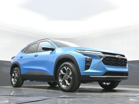 New 2026 Chevrolet Trax LT w/ Driver Confidence Package FWD image 38