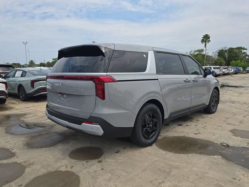 New 2027 Kia Carnival FWD image 8