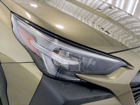 Used 2025 Subaru Outback Limited AWD/4WD image 12