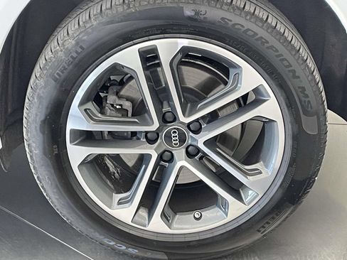 Certified 2025 Audi Q5 Premium w/ Convenience Package AWD/4WD image 12