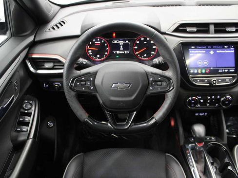 Used 2023 Chevrolet TrailBlazer RS w/ Sun and Liftgate Package image 16