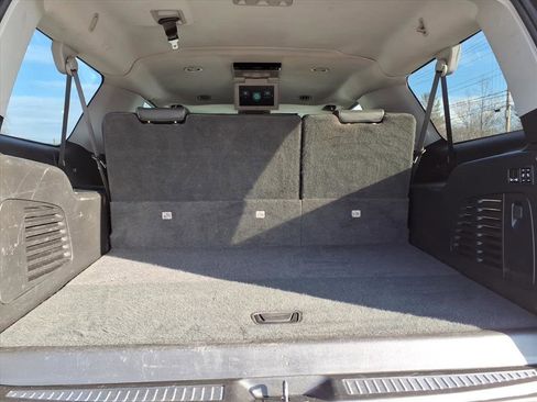 Used 2019 Chevrolet Suburban LT image 10