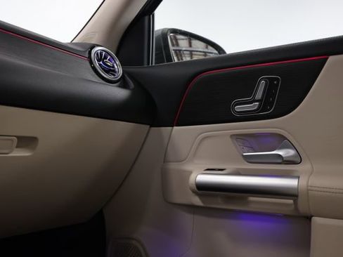 Used 2023 Mercedes-Benz GLA 250 4MATIC image 21